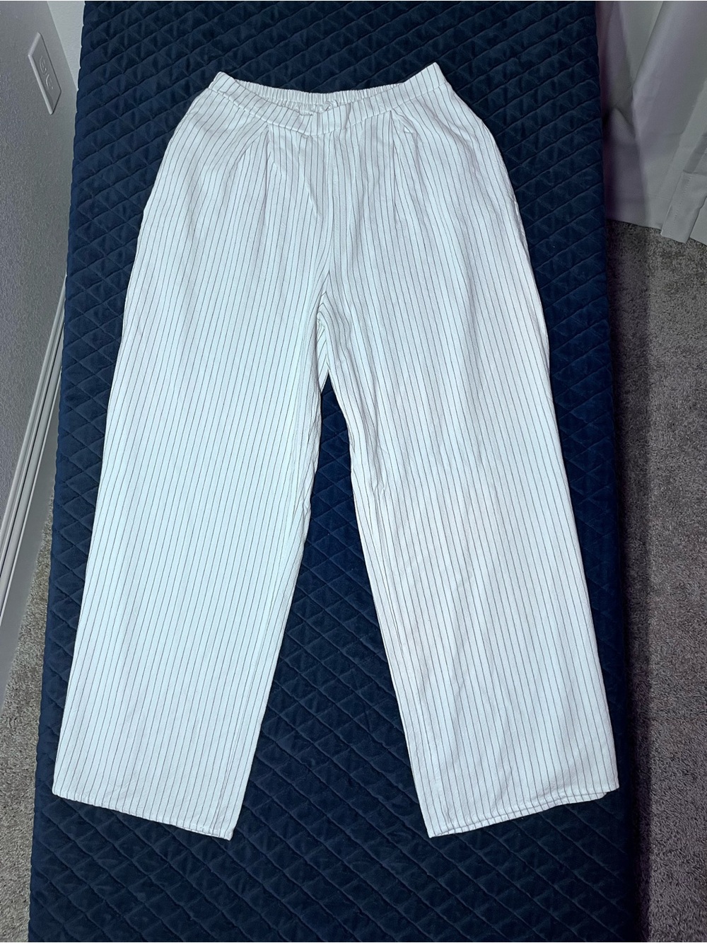 Sienna Sky White Pinstripe Wide-Leg Elastic-Waist Pants - Loose Flowy Soft - Lrg